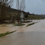 La Junta de Castilla La Mancha activa el plan de alerta por inundaciones en toda la región: ya hay carreteras cortadas en la provincia de Guadalajara e incluso un puente arrastrado por el agua en la Sierra Norte